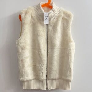 GAP Kids Winter White Faux Fur Vest Size XXL (14-16)